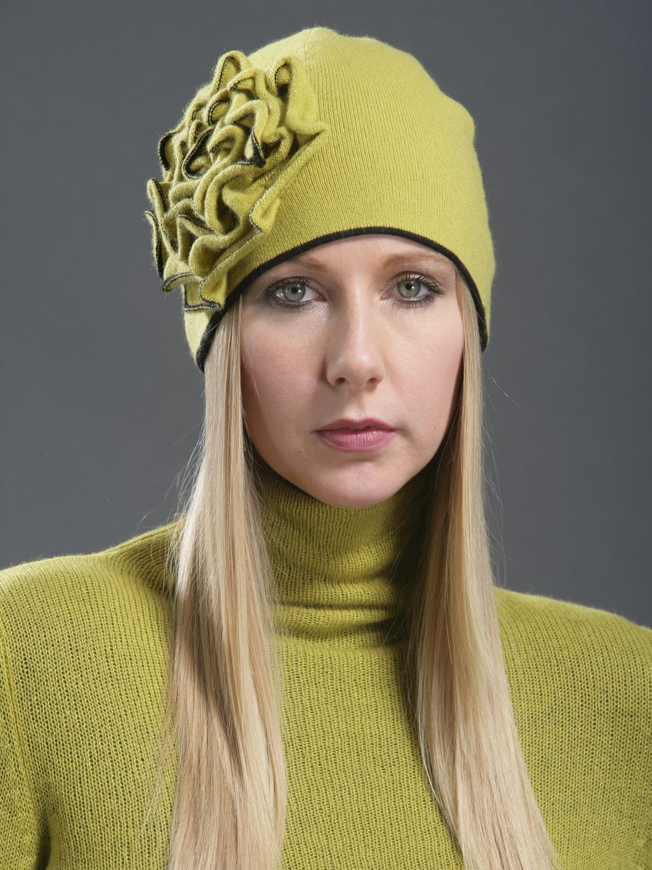 Big Flower Hat In Cashmere – Zoe Couture Cashmere